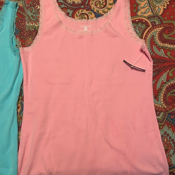 Jones New York tank tops with lace detail - Picture 1 of 4